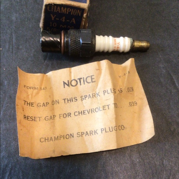 Rare 1940’s NOS Champion Chevy spark plug - Picture 2 of 6